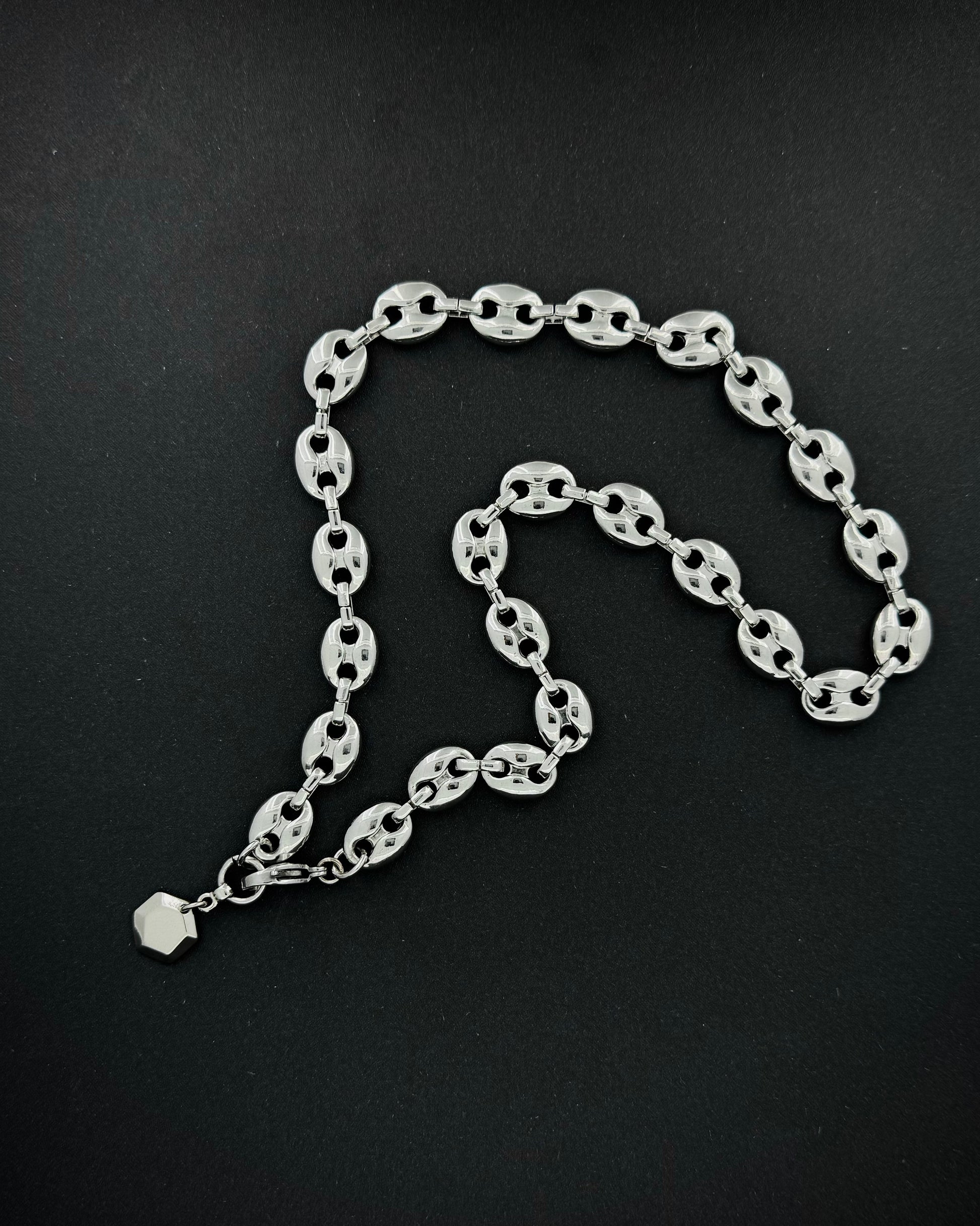 Button choker